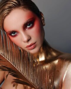 Living the golden life. 🌟_📸- _valerianegru_photo _📍- _artonyoustudio _Hair- _nast_hair _💄- _mania_anna_makeup _Agencies- _nymmg _dbamodels _._._1