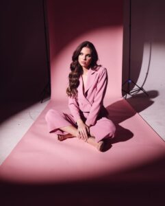 Whoever said orange is the new pink was seriously disturbed. -Elle Woods_._._._._._📸- _ianavisuals_._._._._._.___model _modeling _chicagomodel _chicagom_1