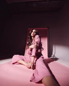 Whoever said orange is the new pink was seriously disturbed. -Elle Woods_._._._._._📸- _ianavisuals_._._._._._.___model _modeling _chicagomodel _chicagom_2